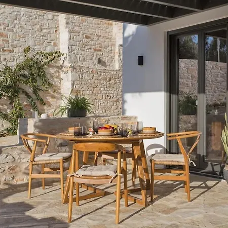 Piso Livadi - 4Br Villa - With Pool & Gym - Casa Olea Piso Livadi