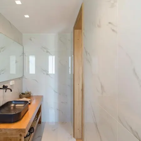 Piso Livadi - 4Br Villa - With Pool & Gym - Casa Olea