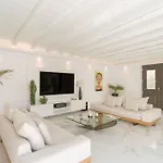 - 4br - With Pool & Gym - Casa Olea Piso Livadi